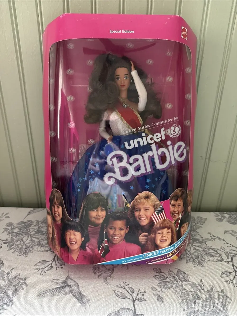 Vtg 1989 Mattel UNICEF BARBIE Special Edition Teresa Doll Brunette #4782 *WEAR*